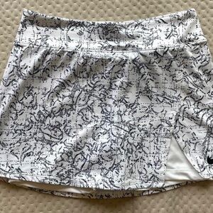 Nike Women's Abstract Black and White Skirt